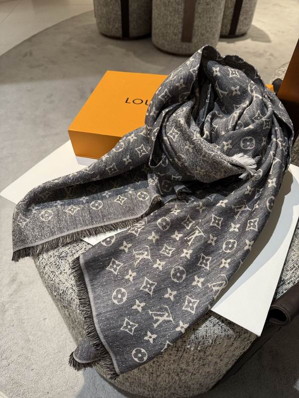 LV Scarf 140X140cm E1212104